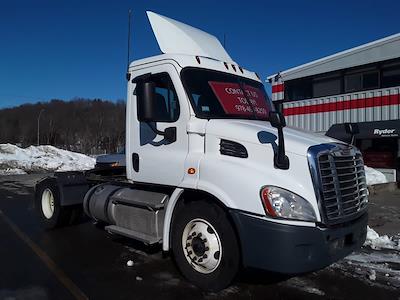 Used 2019 Freightliner Cascadia - photo 1