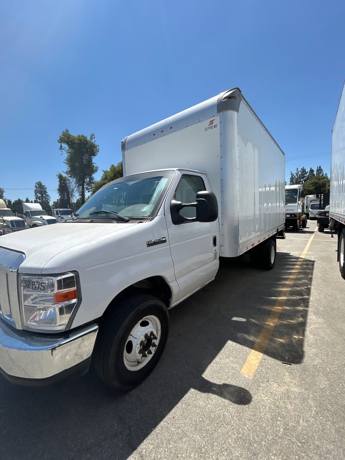 Used 2019 Ford E-450 - photo 6