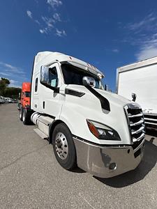 Used 2020 Freightliner Cascadia Detroit DD13 Semi Truck with Sleeper Cab for sale #274355 - photo 1