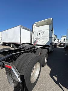 Used 2020 Freightliner Cascadia Detroit DD13 Semi Truck with Sleeper Cab for sale #274357 - photo 2
