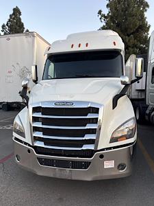 Used 2020 Freightliner Cascadia Detroit DD13 Semi Truck with Sleeper Cab for sale #274362 - photo 1