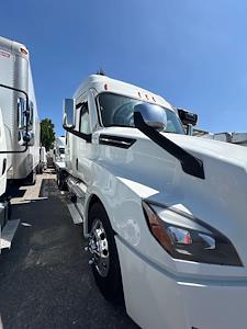 Used 2020 Freightliner Cascadia Sleeper Cab Flatbed Truck for sale #293136 - photo 1