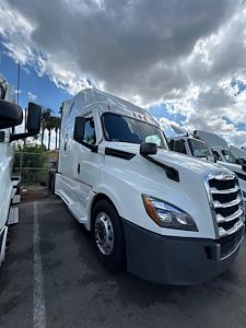 Used 2021 Freightliner Cascadia Detroit Diesel DD15 Semi Truck with Sleeper Cab for sale #500077 - photo 1