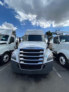 Used 2021 Freightliner Cascadia Detroit Diesel DD15 Semi Truck with Sleeper Cab for sale #500077 - photo 2