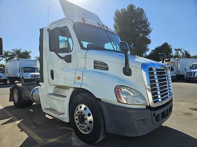 Used 2016 Freightliner Cascadia Cummins ISX12 Semi Truck for sale #645052 - photo 1
