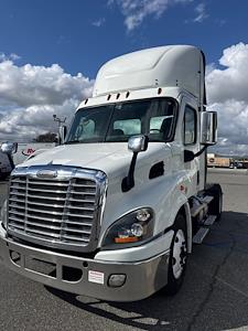 Used 2017 Freightliner Cascadia - photo 1