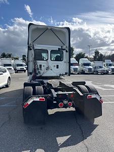 Used 2017 Freightliner Cascadia - photo 1