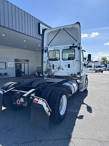 Used 2017 Freightliner Cascadia - photo 1