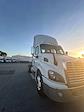 Used 2017 Freightliner Cascadia Detroit DD13 Semi Truck for sale #665090 - photo 4