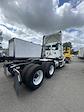 Used 2017 Freightliner Cascadia Detroit DD13 Semi Truck for sale #665101 - photo 2