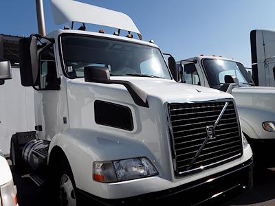 Used 2017 Volvo VNM Volvo D13 Semi Truck for sale #665151 - photo 1