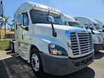 Used 2017 Freightliner Cascadia Detroit Diesel DD15 Semi Truck with Sleeper Cab for sale #676626 - photo 1