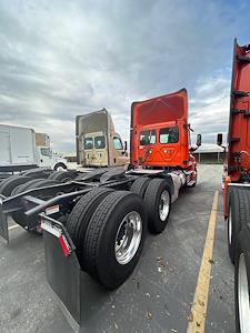 Used 2018 Freightliner Cascadia Detroit Diesel DD15 Semi Truck for sale #752250 - photo 2