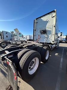 Used 2018 Freightliner Cascadia Cummins X15 Semi Truck with Sleeper Cab for sale #764149 - photo 2