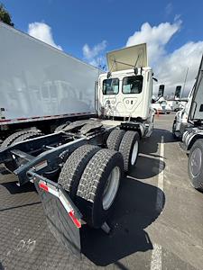 Used 2018 Freightliner Cascadia - photo 1