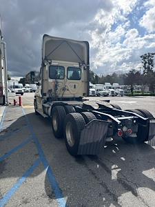Used 2019 Freightliner Cascadia - photo 1