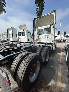 Used 2019 Freightliner Cascadia Detroit Diesel DD15 Semi Truck for sale #829154 - photo 2