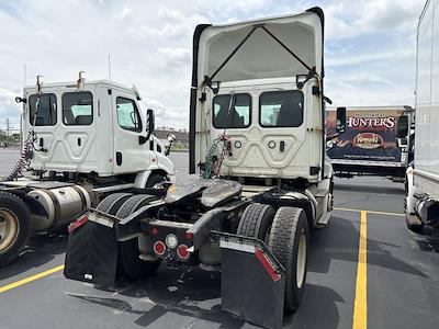 Used 2020 Freightliner Cascadia Detroit DD13 Semi Truck for sale #282264 - photo 2