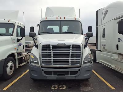 Used 2016 Freightliner Cascadia Detroit DD13 Semi Truck for sale #658769 - photo 2