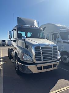 Used 2017 Freightliner Cascadia Detroit DD13 Semi Truck for sale #677761 - photo 1
