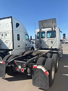 Used 2017 Freightliner Cascadia Detroit DD13 Semi Truck for sale #677761 - photo 2