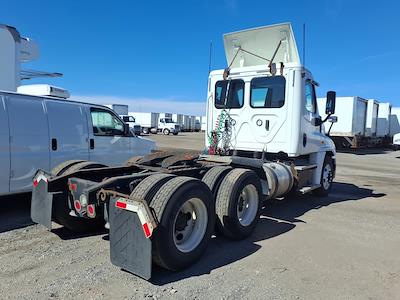 Used 2018 Freightliner Cascadia Detroit DD13 Semi Truck for sale #803901 - photo 2