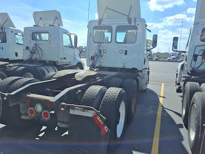 Used 2019 Freightliner Cascadia Detroit DD13 Semi Truck for sale #813077 - photo 2