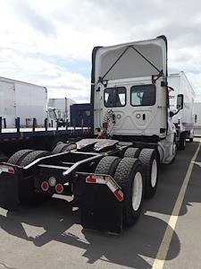 Used 2019 Freightliner Cascadia Detroit Diesel DD15 Semi Truck for sale #866743 - photo 2