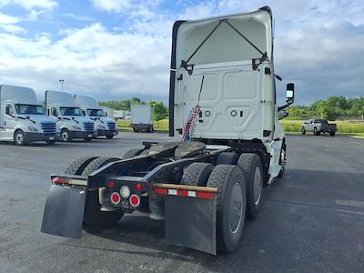Used 2019 Freightliner Cascadia Detroit Diesel DD15 Semi Truck for sale #870313 - photo 2