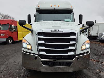 Used 2020 Freightliner Cascadia Detroit Diesel DD15 Semi Truck with Sleeper Cab for sale #267456 - photo 2