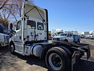 Used 2019 Freightliner Cascadia Detroit DD13 Semi Truck for sale #270177 - photo 2