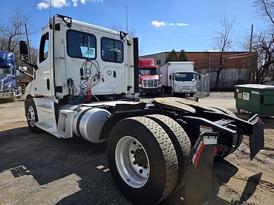 Used 2019 Freightliner Cascadia Detroit DD13 Semi Truck for sale #270181 - photo 2