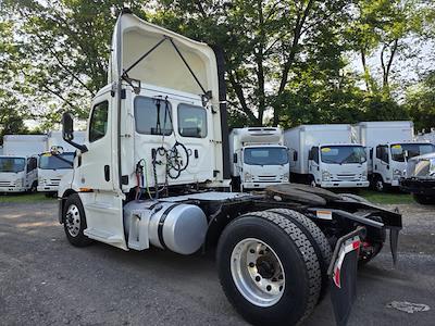 Used 2019 Freightliner Cascadia Detroit DD13 Semi Truck for sale #270198 - photo 2