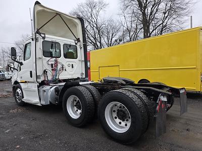 Used 2021 Freightliner Cascadia Detroit DD13 Semi Truck for sale #270432 - photo 2