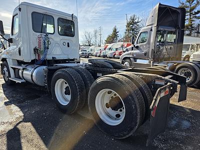 Used 2020 Freightliner Cascadia Detroit Diesel DD15 Semi Truck for sale #286819 - photo 2