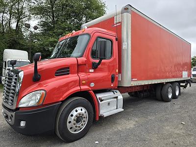 Used 2015 Freightliner Cascadia Day Cab Box Truck for sale #306826 - photo 1