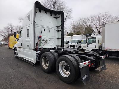 Used 2022 Freightliner Cascadia Detroit Diesel DD15 Semi Truck with Sleeper Cab for sale #567882 - photo 2