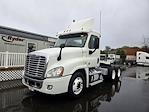 Used 2016 Freightliner Cascadia Cummins ISX Semi Truck for sale #577362 - photo 1