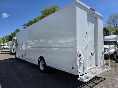 Used 2017 Freightliner MT 55 Step Van / Walk-in for sale #664932 - photo 2