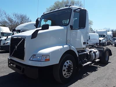 Used 2017 Volvo VNM 4x2 Semi Truck for sale #668173 - photo 1