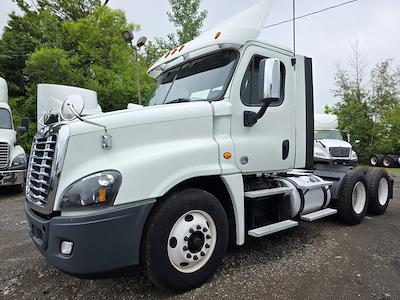 Used 2017 Freightliner Cascadia Detroit Diesel DD15 Semi Truck for sale #681427 - photo 1