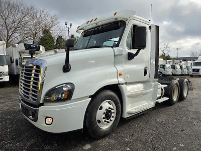 Used 2018 Freightliner Cascadia Cummins X15 Semi Truck for sale #683730 - photo 1