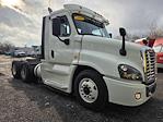 Used 2018 Freightliner Cascadia Cummins X15 Semi Truck for sale #683730 - photo 4