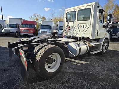 Used 2018 Freightliner Cascadia Detroit DD13 Semi Truck for sale #684983 - photo 2