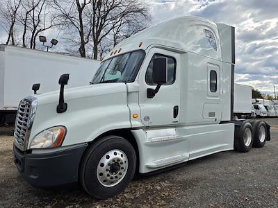 Used 2019 Freightliner Cascadia Detroit Diesel DD15 Semi Truck with Sleeper Cab for sale #808033 - photo 1