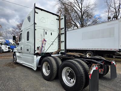 Used 2019 Freightliner Cascadia Detroit Diesel DD15 Semi Truck with Sleeper Cab for sale #808033 - photo 2