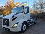 Used 2019 Volvo VNR Volvo D11 Semi Truck for sale #808833 - photo 1