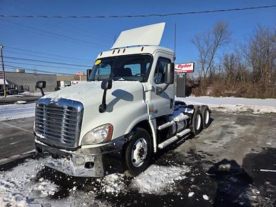Used 2018 Freightliner Cascadia - photo 1