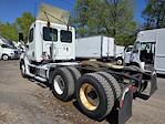 Used 2019 Freightliner Cascadia Detroit Diesel DD15 Semi Truck for sale #835382 - photo 2