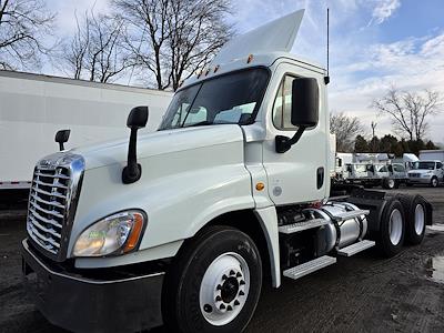Used 2019 Freightliner Cascadia Detroit Diesel DD15 Semi Truck for sale #835710 - photo 1